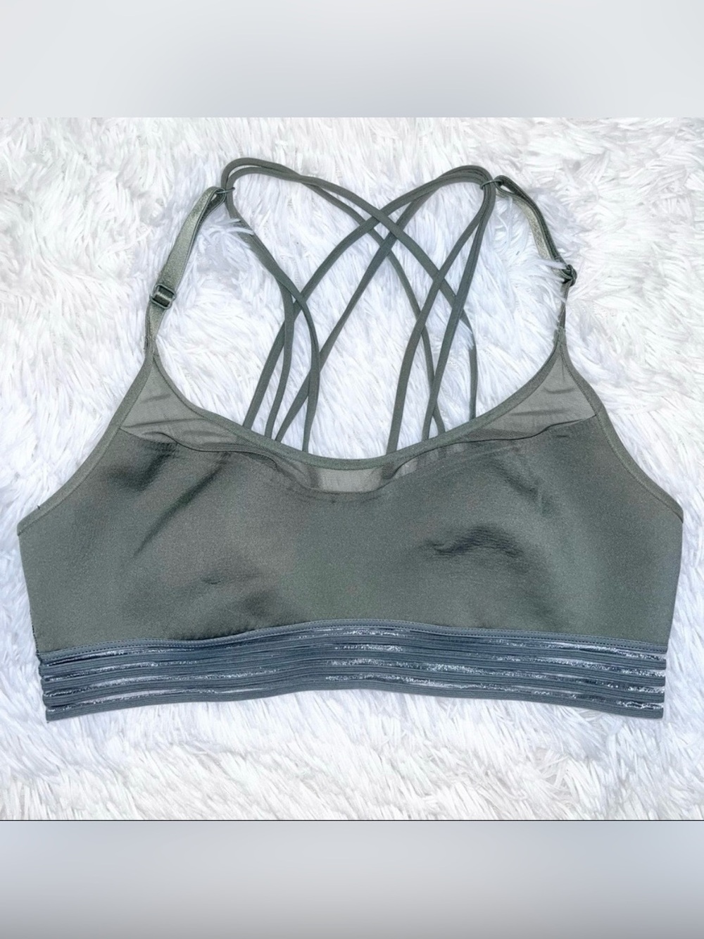 PINK VICTORIA’S SECRET Olive Green Ultimate Unlined Criss Cross Sports Bra Small